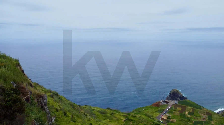 Terreno para Venda em Porto Moniz Foto 11
