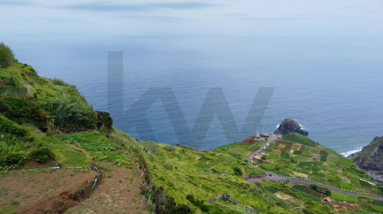 Terreno para Venda em Porto Moniz Foto 4