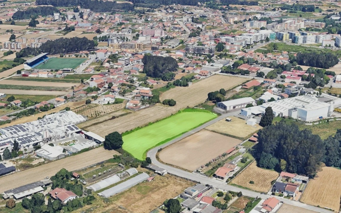 Terreno para Venda em Castêlo da Maia Foto 2