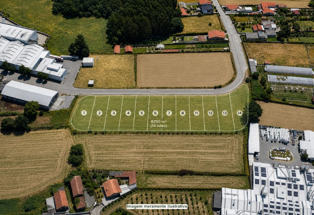 Terreno para Venda em Castêlo da Maia Foto 1