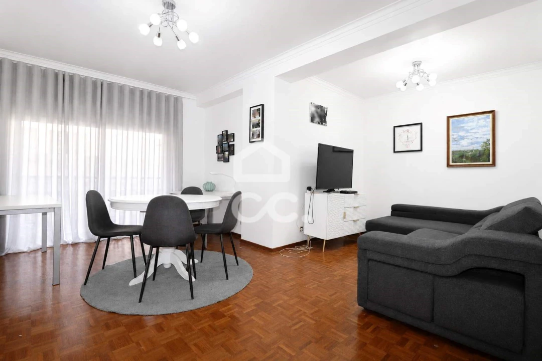 Apartamento T2 para Venda em Santo Antonio dos Olivais Foto 1