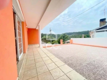 Moradia T3 para Venda em São João da Madeira