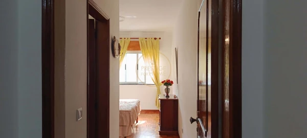 Apartamento T4 para Venda em Loule (São Sebastião)