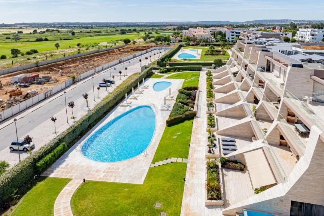 Apartamento T2 para Venda em Quarteira Foto 23