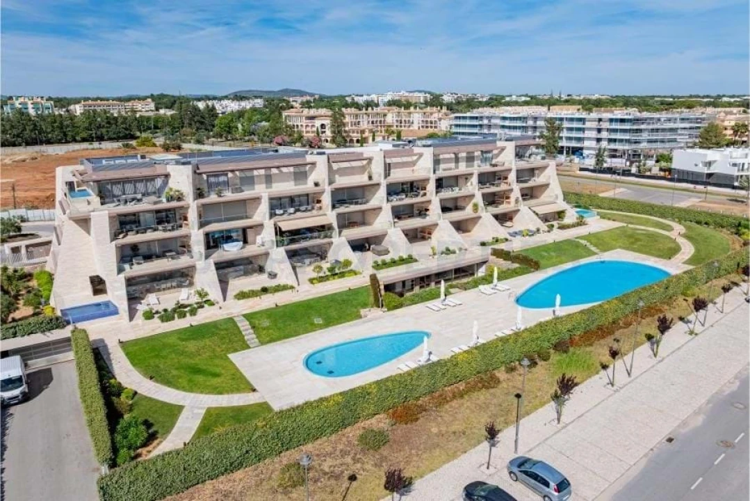 Apartamento T2 para Venda em Quarteira Foto 6
