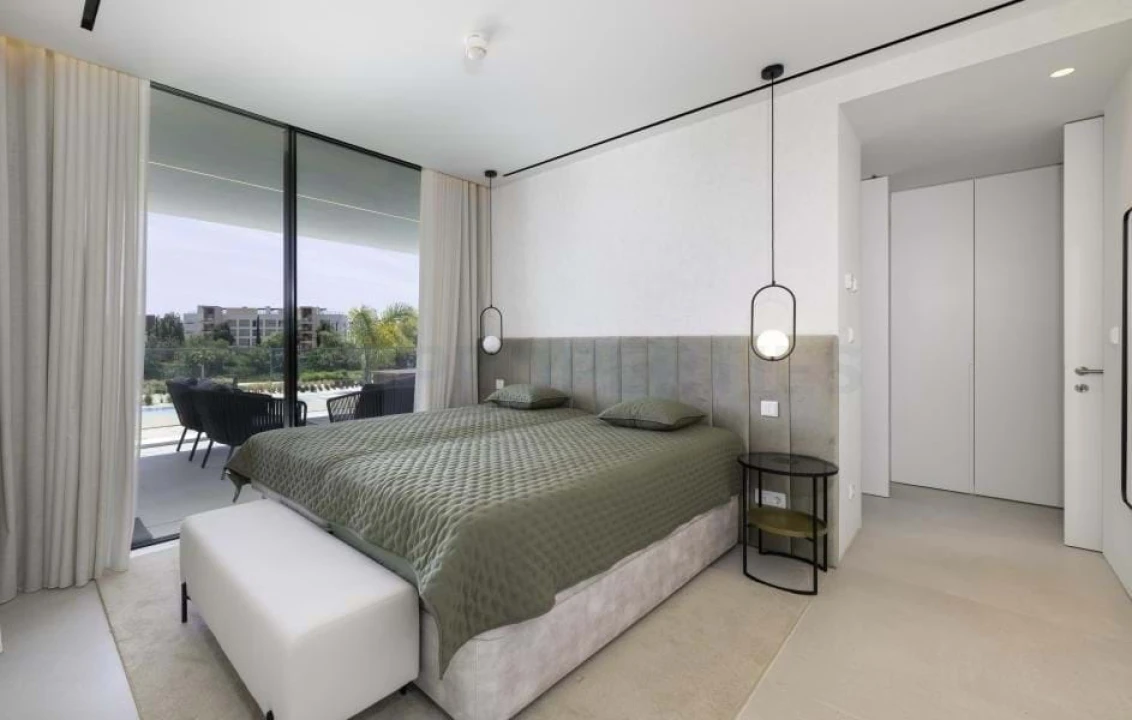 Apartamento T3 para Venda em Quarteira Foto 4
