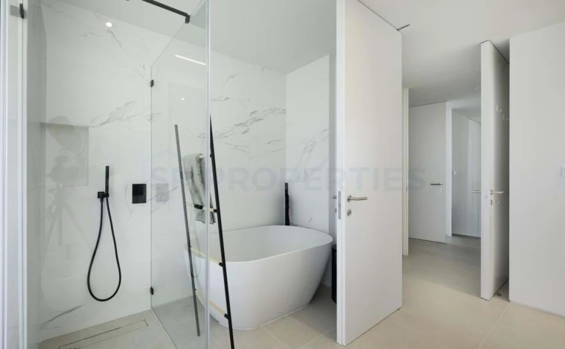 Apartamento T3 para Venda em Quarteira Foto 17