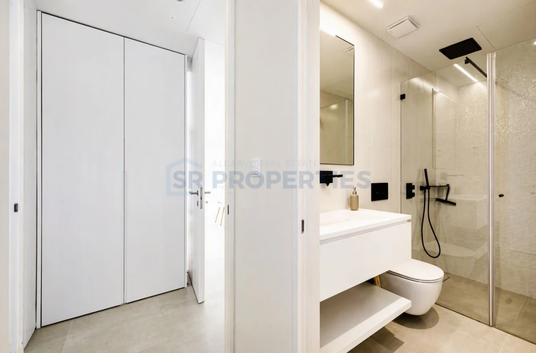 Apartamento T3 para Venda em Quarteira Foto 43