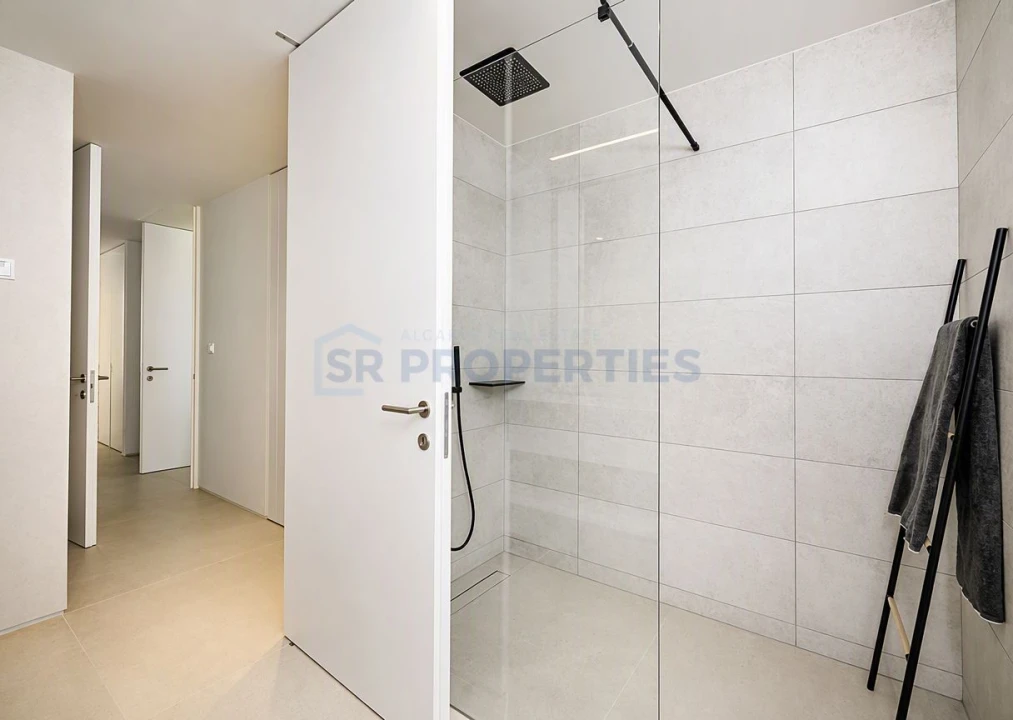 Apartamento T3 para Venda em Quarteira Foto 40