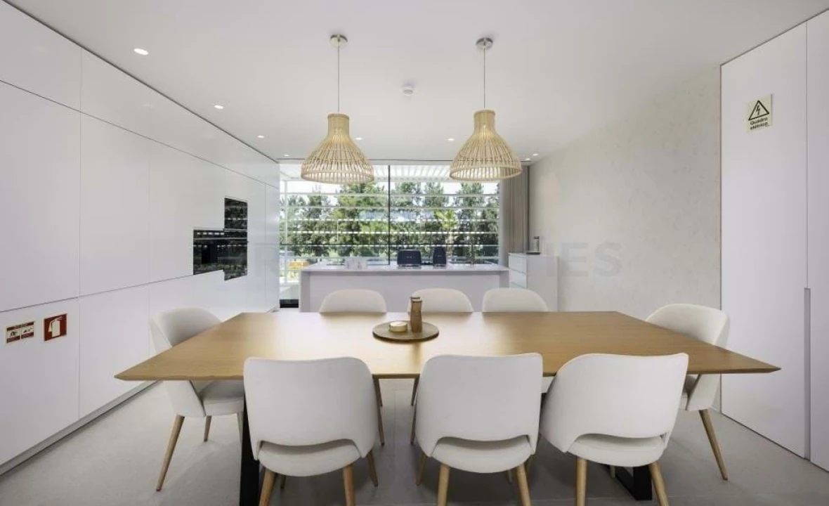 Apartamento T3 para Venda em Quarteira Foto 7