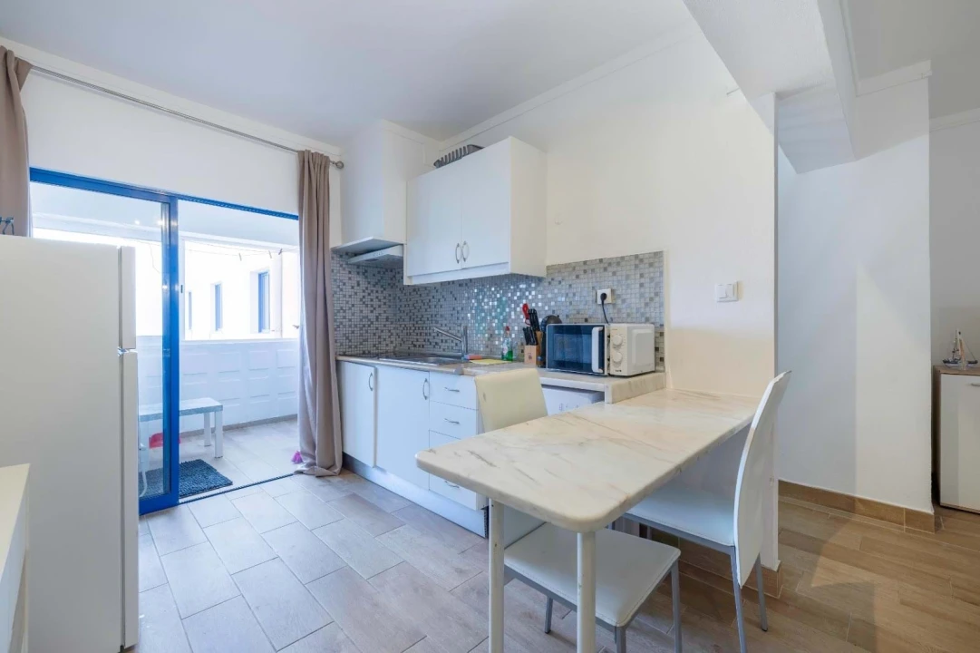 Apartamento T1 para Venda em Portimão Foto 3