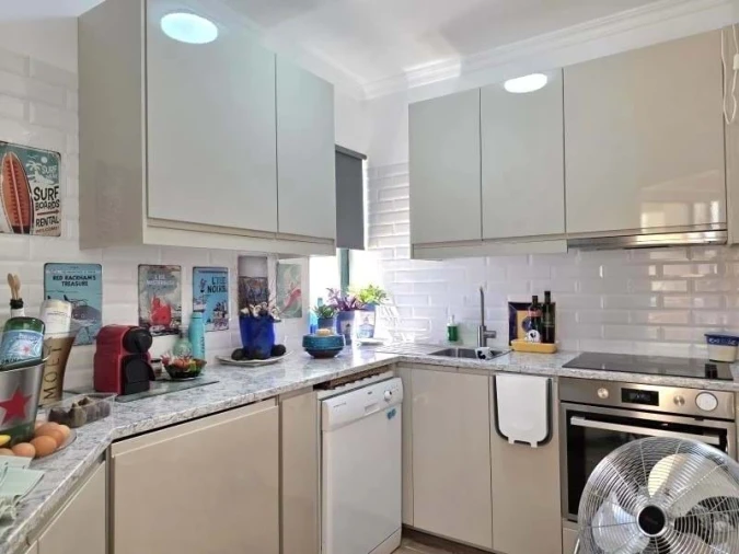 Apartamento T2 para Venda em Quarteira Foto 5