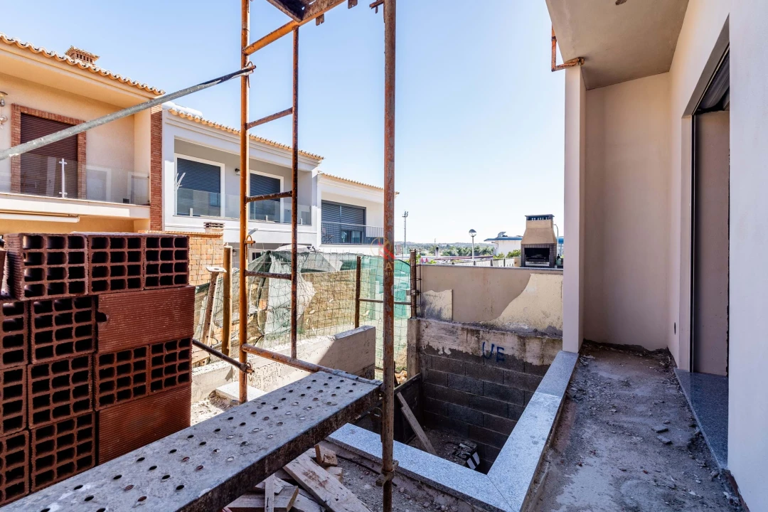 Moradia T3 para Venda em Odiaxere Foto 5
