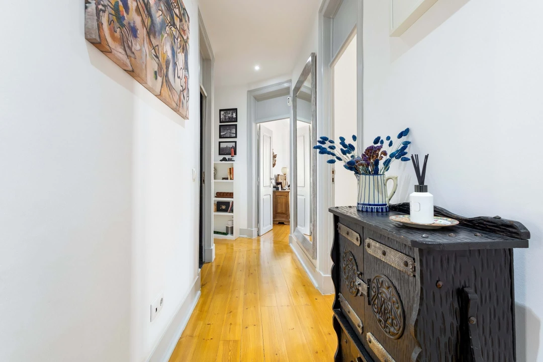 Apartamento T4 para Venda em Campo de Ourique Foto 2