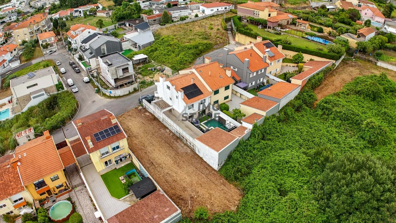 Moradia T3 para Venda em Grijo Foto 42