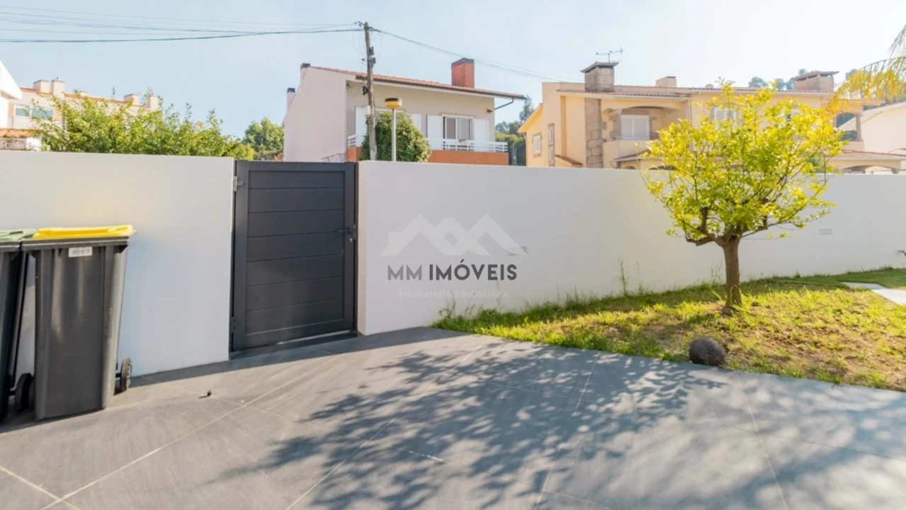 Moradia T4 para Venda em Vila Nova da Telha Foto 42