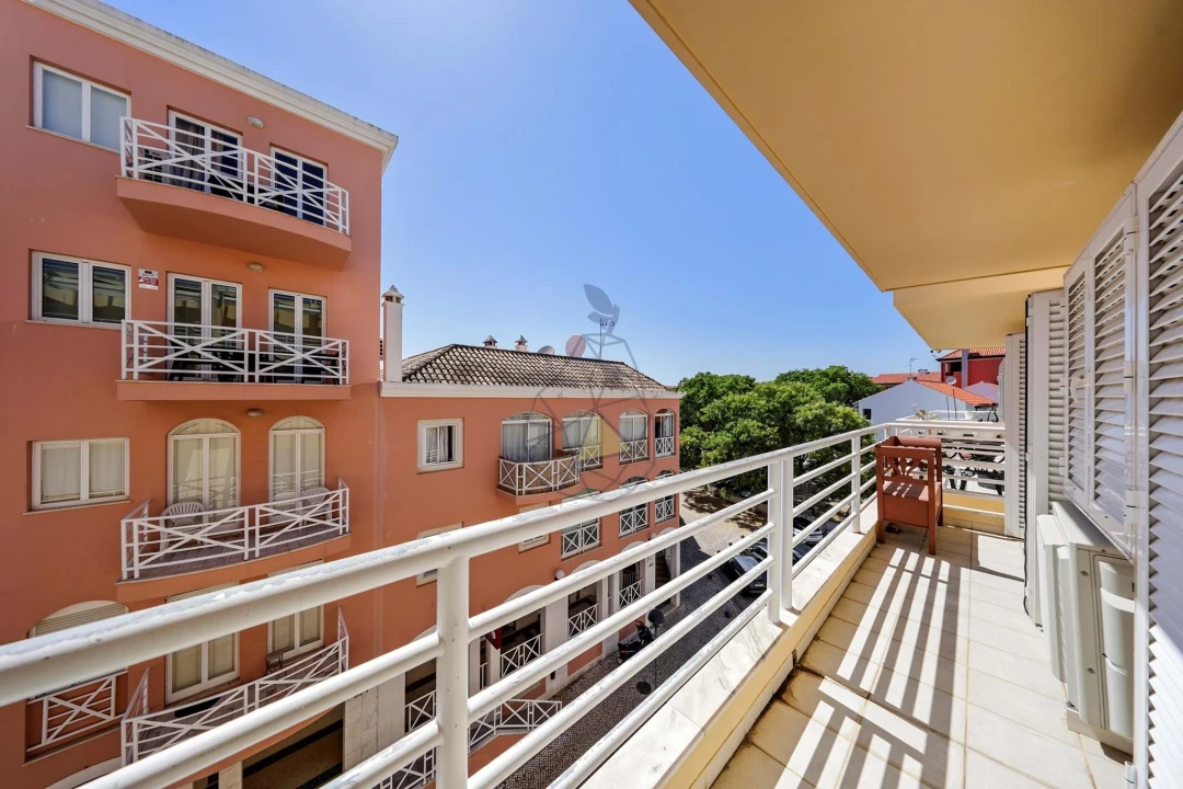 Apartamento T2 para Venda em Quarteira Foto 33