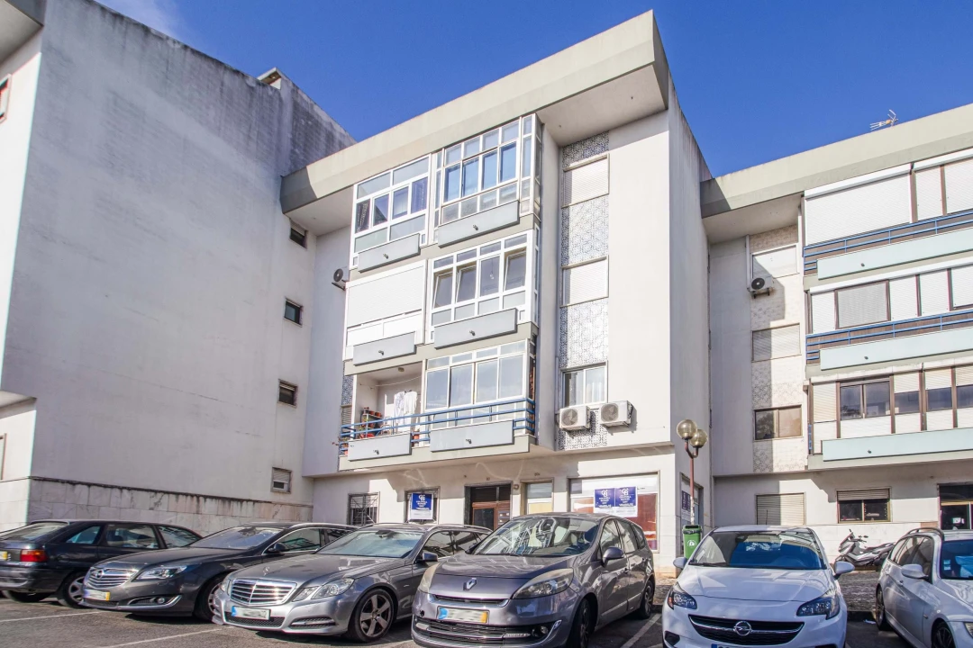 Negócio para Venda em Falagueira-Venda Nova Foto 2