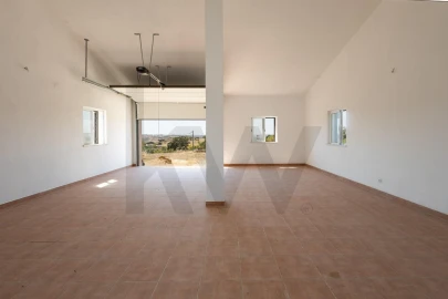 Armazém para Venda em Alcoutim e Pereiro