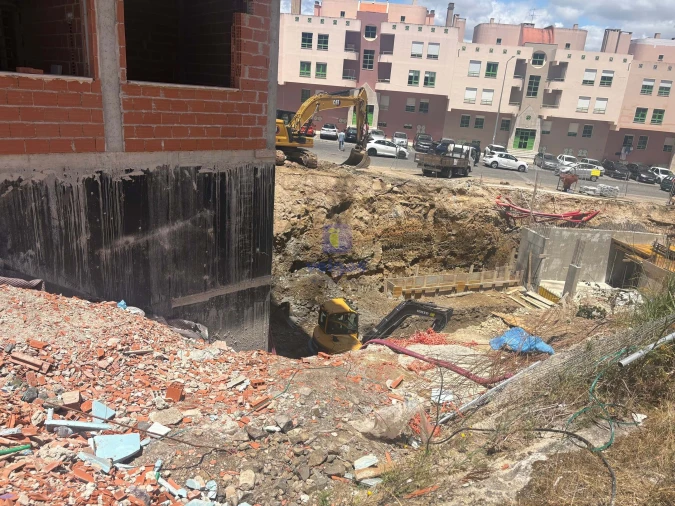 Apartamento T1 para Venda em Rio de Mouro Foto 2