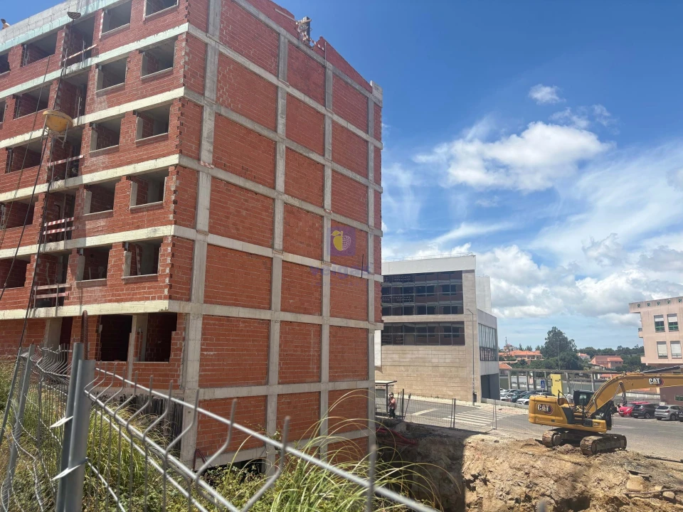 Apartamento T3 para Venda em Rio de Mouro Foto 2