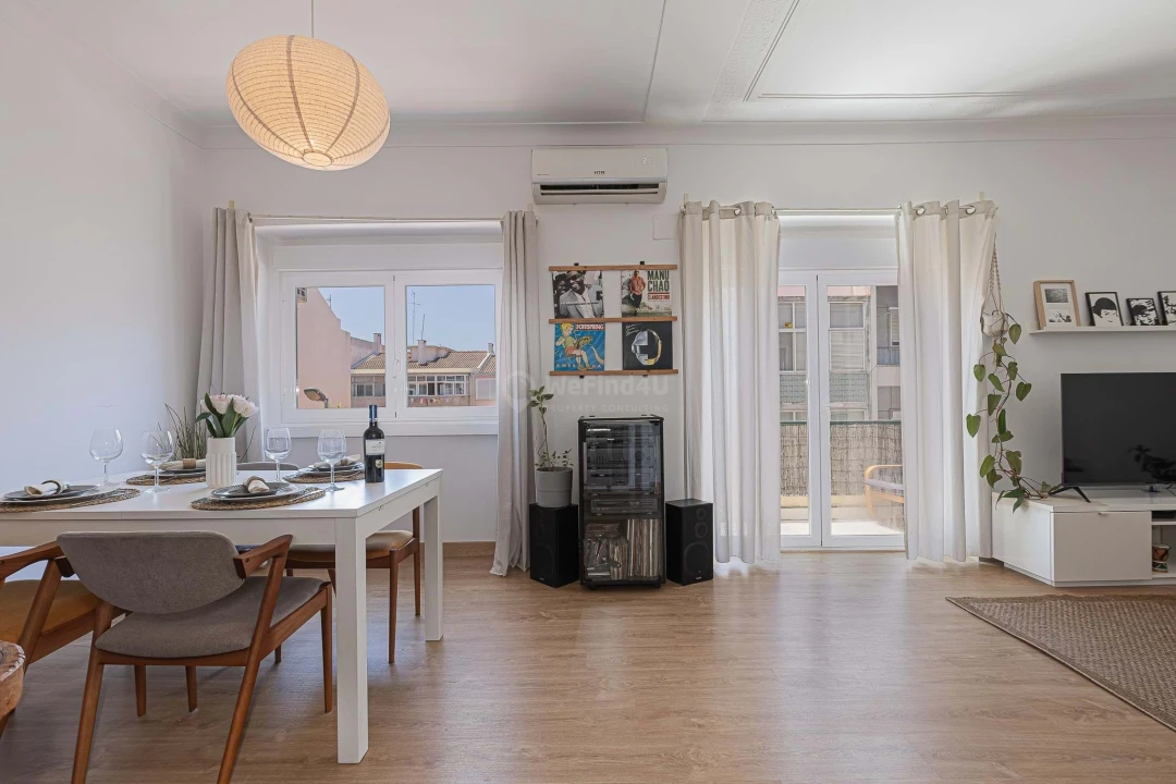 Apartamento T3 para Venda em Almada, Cova da Piedade, Pragal e Cacilhas Foto 7