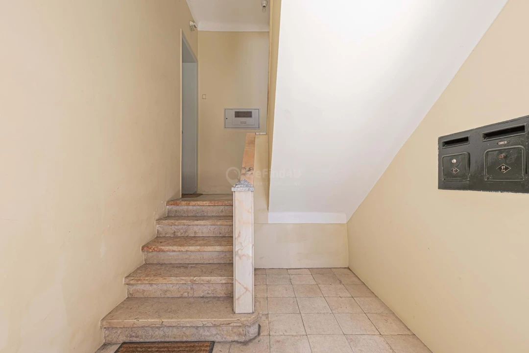 Apartamento T3 para Venda em Almada, Cova da Piedade, Pragal e Cacilhas Foto 51