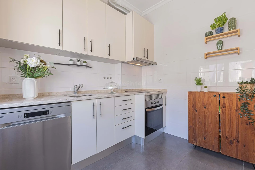 Apartamento T3 para Venda em Almada, Cova da Piedade, Pragal e Cacilhas Foto 16
