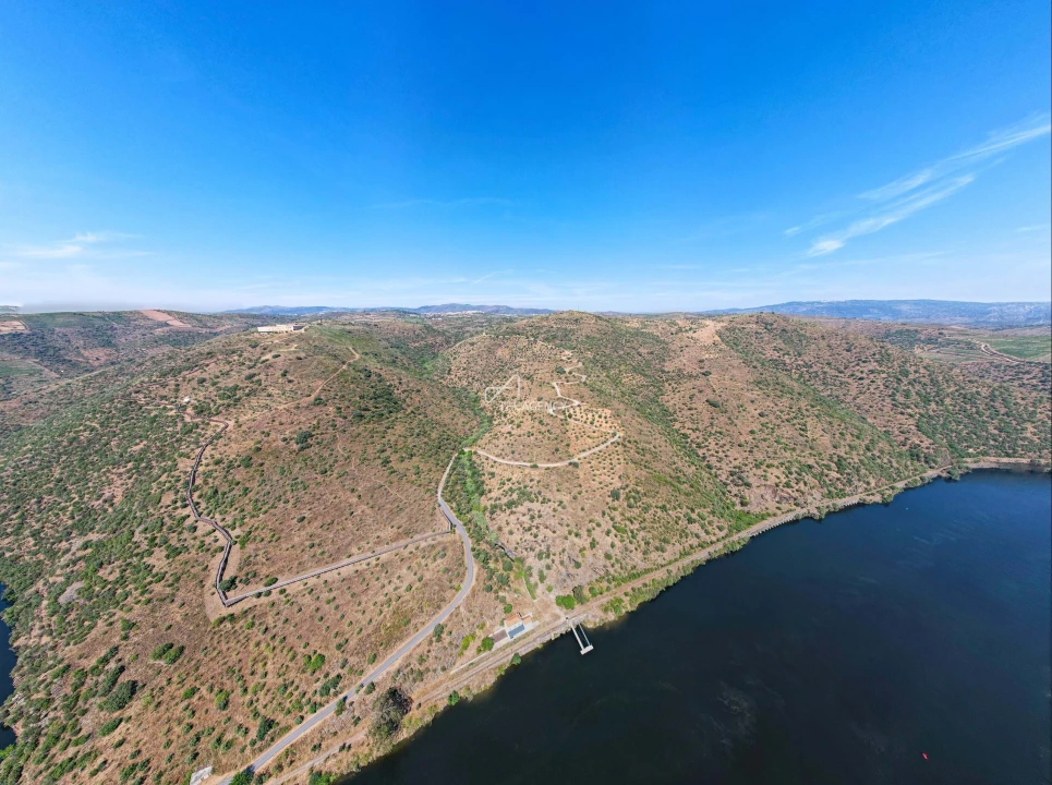 Terreno para Venda em Vila Nova de Foz Côa Foto 4