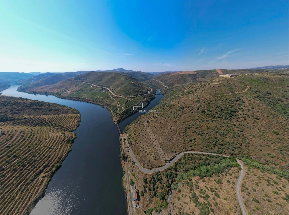 Terreno para Venda em Vila Nova de Foz Côa Foto 3