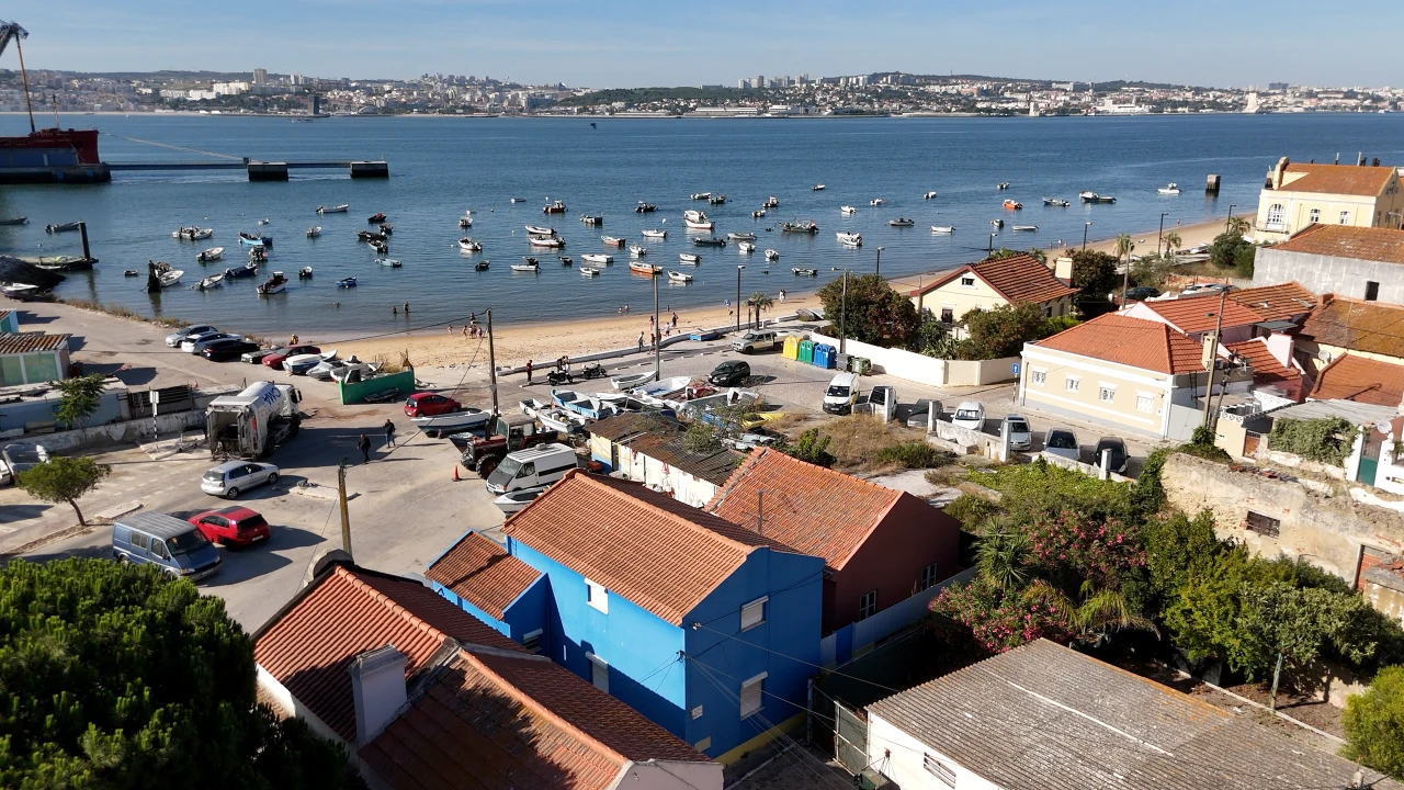Prédio para Venda em Caparica e Trafaria Foto 9