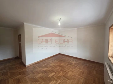 Moradia T4 para Venda em Canedo, Vale e Vila Maior