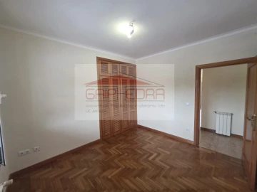 Moradia T4 para Venda em Canedo, Vale e Vila Maior