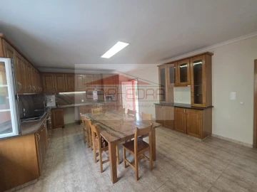 Moradia T4 para Venda em Canedo, Vale e Vila Maior
