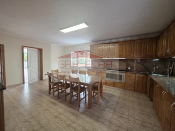 Moradia T4 para Venda em Canedo, Vale e Vila Maior