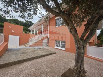 Moradia T4 para Venda em Canedo, Vale e Vila Maior
