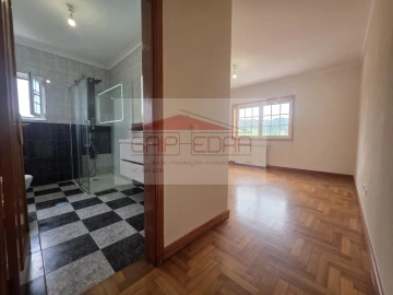 Moradia T4 para Venda em Canedo, Vale e Vila Maior