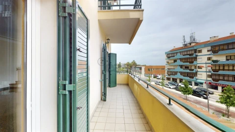 Moradia T5 para Arrendamento em Póvoa de Santa Iria e Forte da Casa
