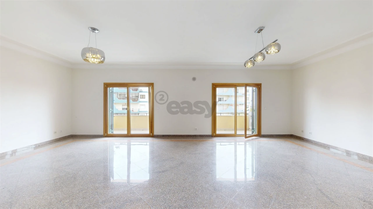 Moradia T5 para Arrendamento em Póvoa de Santa Iria e Forte da Casa Foto 6