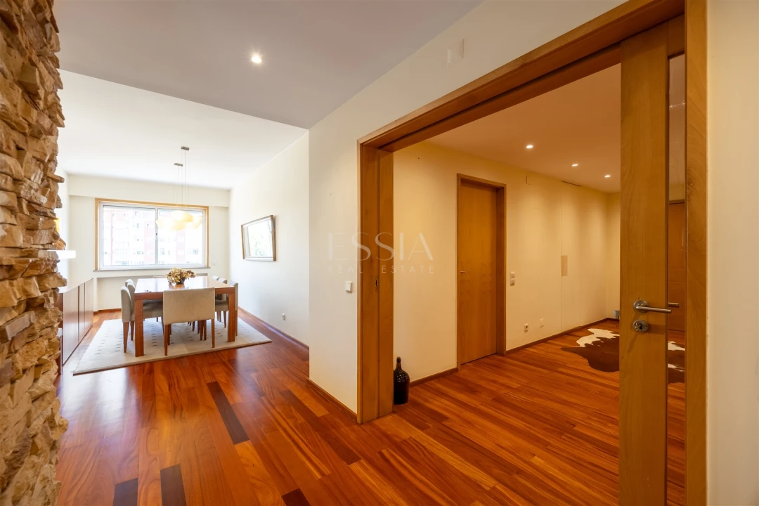 Apartamento T4 para Arrendamento em Lordelo do Ouro e Massarelos Foto 9