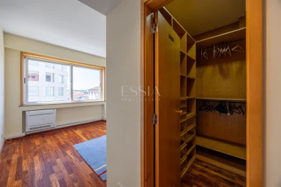 Apartamento T4 para Arrendamento em Lordelo do Ouro e Massarelos