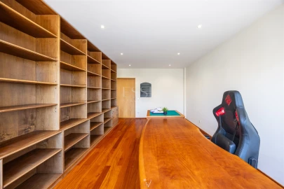 Apartamento T4 para Arrendamento em Lordelo do Ouro e Massarelos
