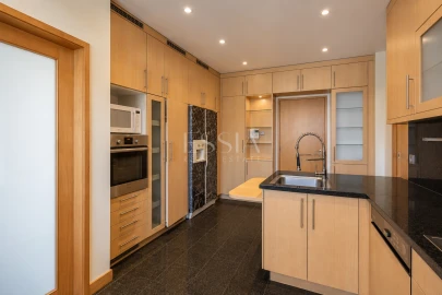Apartamento T4 para Arrendamento em Lordelo do Ouro e Massarelos