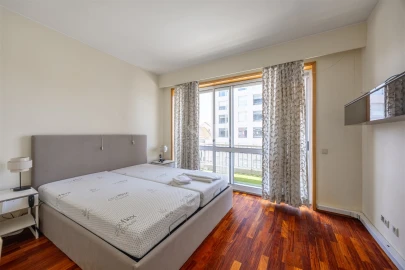 Apartamento T4 para Arrendamento em Lordelo do Ouro e Massarelos