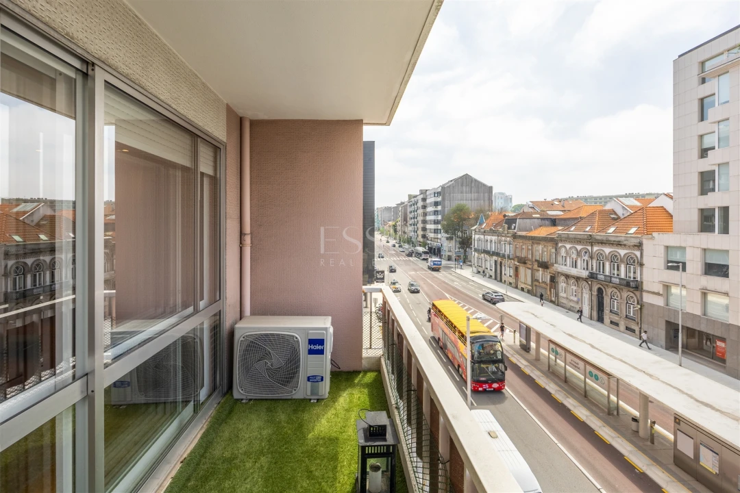 Apartamento T4 para Arrendamento em Lordelo do Ouro e Massarelos Foto 12
