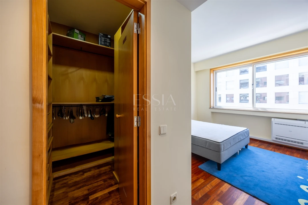Apartamento T4 para Arrendamento em Lordelo do Ouro e Massarelos Foto 31