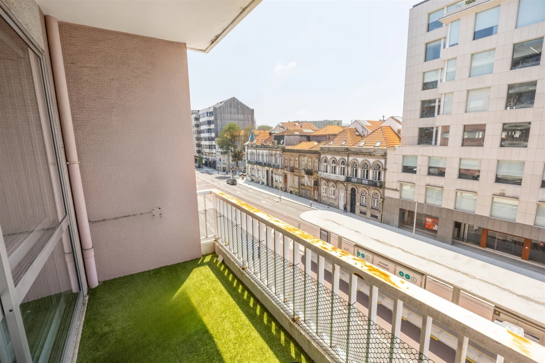 Apartamento T4 para Arrendamento em Lordelo do Ouro e Massarelos Foto 22