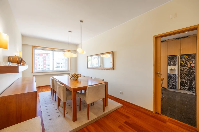 Apartamento T4 para Arrendamento em Lordelo do Ouro e Massarelos Foto 5