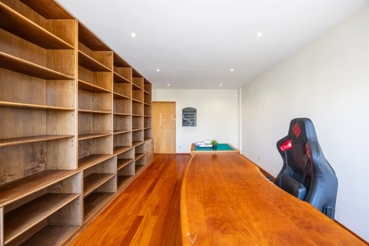 Apartamento T4 para Arrendamento em Lordelo do Ouro e Massarelos Foto 27