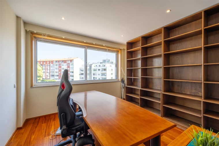 Apartamento T4 para Arrendamento em Lordelo do Ouro e Massarelos Foto 25